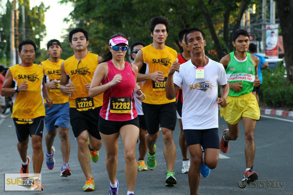 3rd Place 12K Women with Piolo Pascual