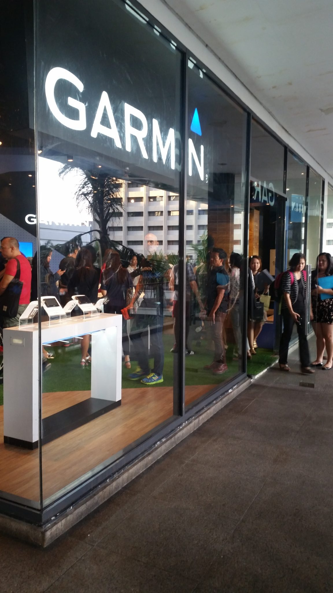 Garmin Concept Store PH launch